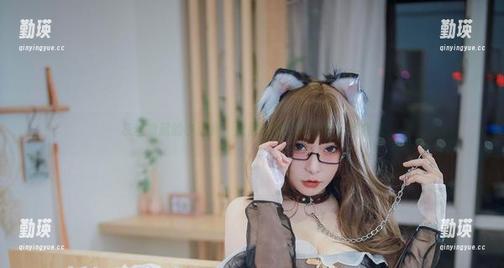 灰丝掀起的小波澜，次屁啦的定制写真有点意思