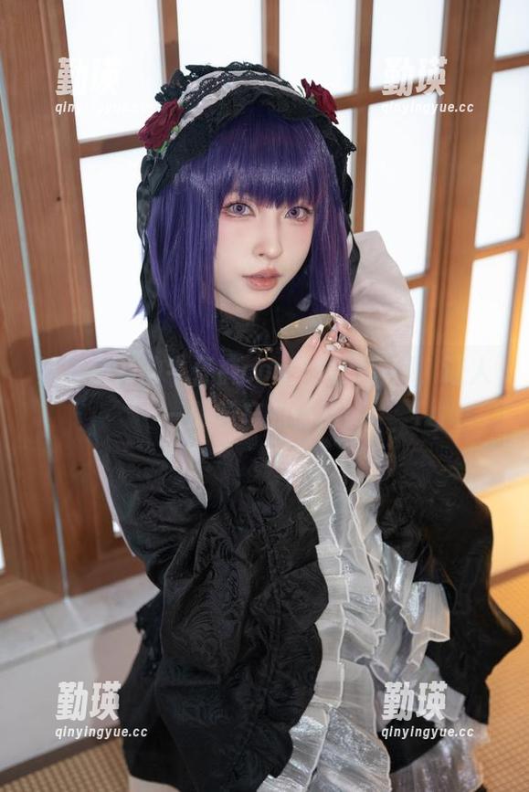 清水由乃的牛仔裤cos，最新风潮，让人一眼难忘的俏皮！