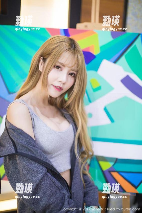 爱蜜社 - 乐乐Mango的灰丝美图中心：谁说灰色不能爆帅？