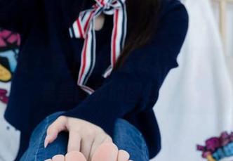 物恋传媒 – 穿上这条连衣裙，嘉木完全就是美图界的图包女王