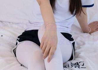 甜予摄影 – 璇璇的黑丝套图，油亮得能反光，分享后你的朋友圈会打光！