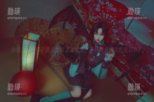 偷偷说：白易子教主的精选图包里，干物妹小埋竟然是这样？