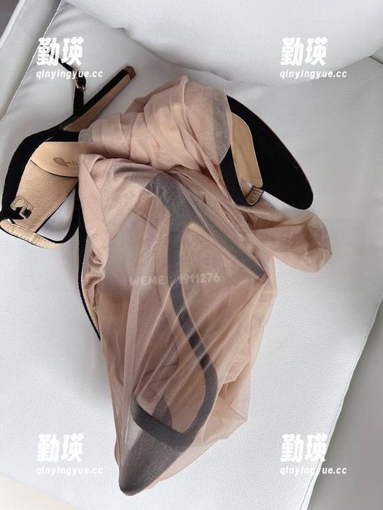 微密圈 - 白龙猫女与她的写真，肉丝白蕾丝让我有点恍惚…