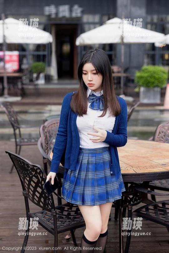 秀人网 - 白衬衫内藏玄机——FoxYini孟狐狸高清图包，准备好让你惊掉下巴了吗？