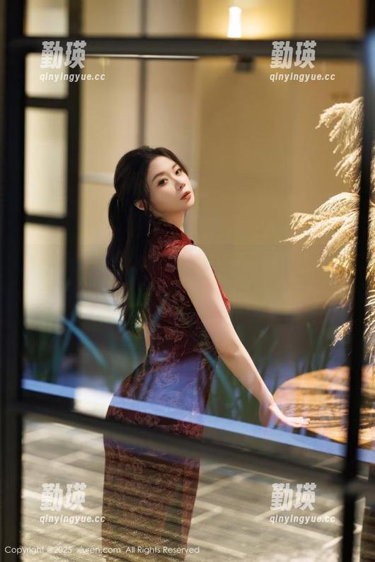 秀人网 - 校服+Mina米娜+原图，免费展示，天哪，这搭配也太特别了！