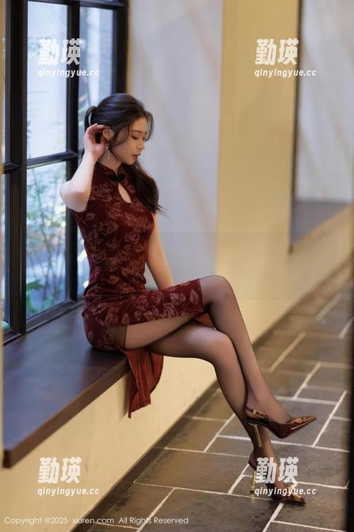 秀人网 - 小纯子私房原图：这剧情展开得挺吸引，但我到底是被哪个点到的？