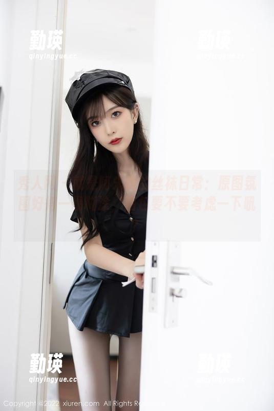 秀人网 - 就是阿朱啊的丝袜日常：原图氛围好得一塌糊涂，图包要不要考虑一下吼？