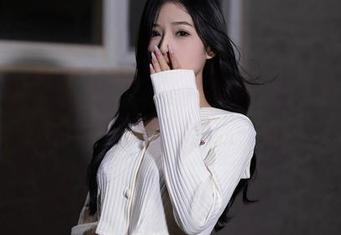 秀人网 – 见证了夏天的比基尼和张思允Nice，真心希望能免费收下这份美好！