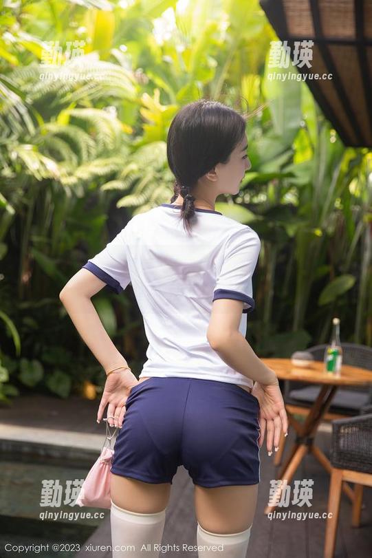 秀人网 - 童千艺cara的JK作品：看我如何与时候较劲