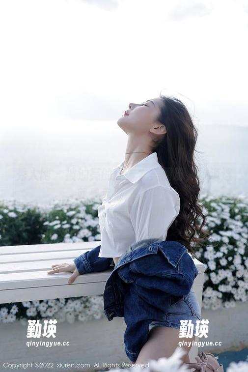 秀人网 - 被油亮的风景尤美圈粉，难道这就是幸福的真谛？