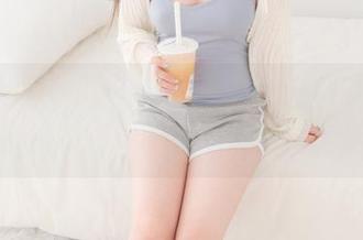 紧急企划 – 见希w黑丝皮裙的新花样合集更新，没想到她的小恶魔还能这样玩！