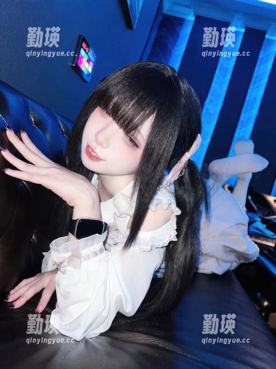 看纸悦Etsu_ko的白色美图，忍不住想问她怎么那么会搭配