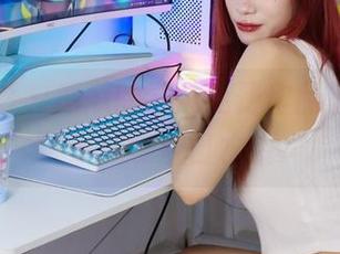 绮梦摄影 – 瓜瓜的学妹免费作品上线，大家注意流口水哦