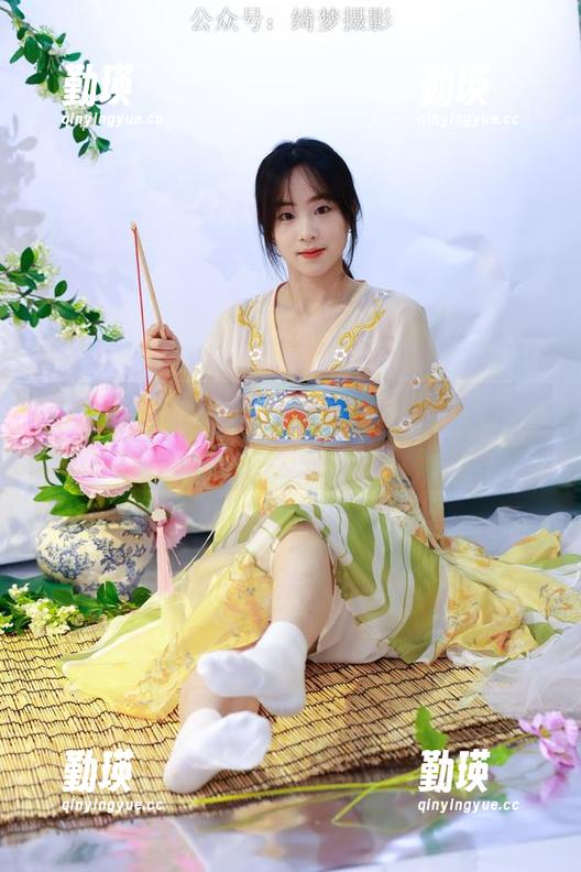 绮梦摄影 - 居家也能很撩？雪莉的定制图片大作战！