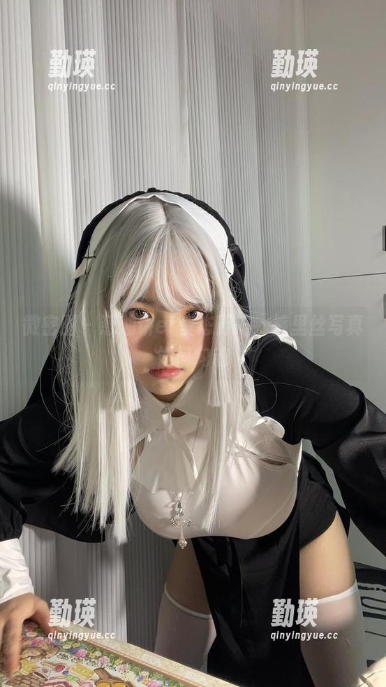 微密圈 - 葱油饼er型态万千，裤里丝写真如何勾魂