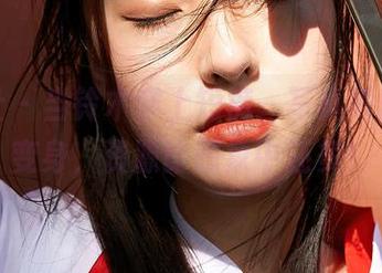 蜜桃社 – 当铃木穿上短裤，写真瞬间华丽变身，资源比想象中还多！