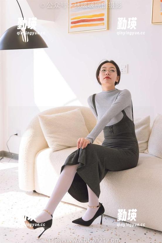 袜啵啵 - 芝士的薄灰丝：美图，不只是花絮而已