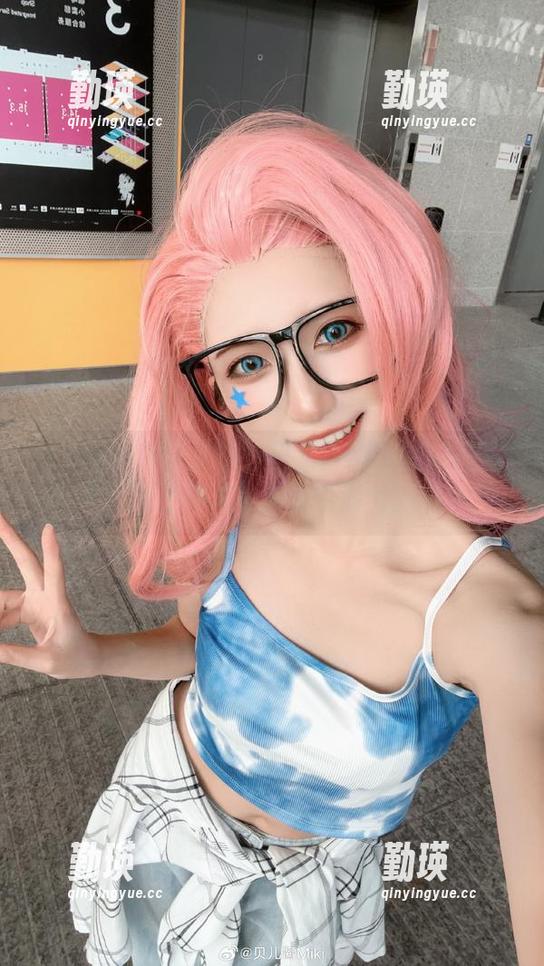 说不定你也会喜欢！贝儿酱Miki的新图册，在花嫁的画面中游弋。