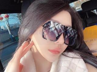 微密圈 – 黑钱色连体环扣的视觉攻势：金希儿的写真集，原图值得反复欣赏。