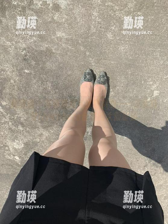 微密圈 - 与雅雅的气质呀共舞——分享独特livephoto合集的大胆时刻