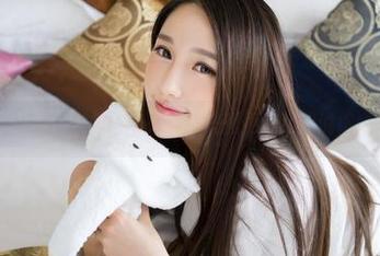 青豆客 – 当Ann尤美化身天使，美图更新！我说得也没错吧？