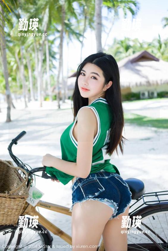 魅妍社 - Manuela玛鲁娜的日常真的很特别，套图更新带你看看那些奇妙瞬间！
