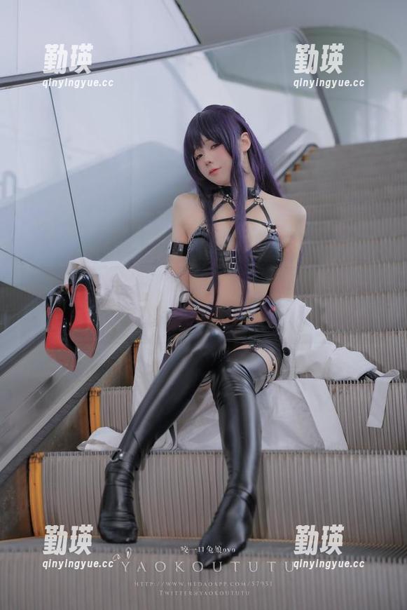 黏黏团子兔的水手服写真，榜上一姿态，资源你自己来找。